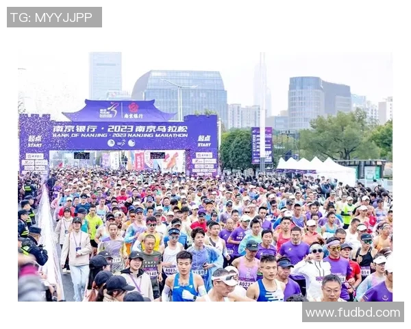 南京飞盘队在城市马拉松中的拼搏历程与奋斗精神全景回顾